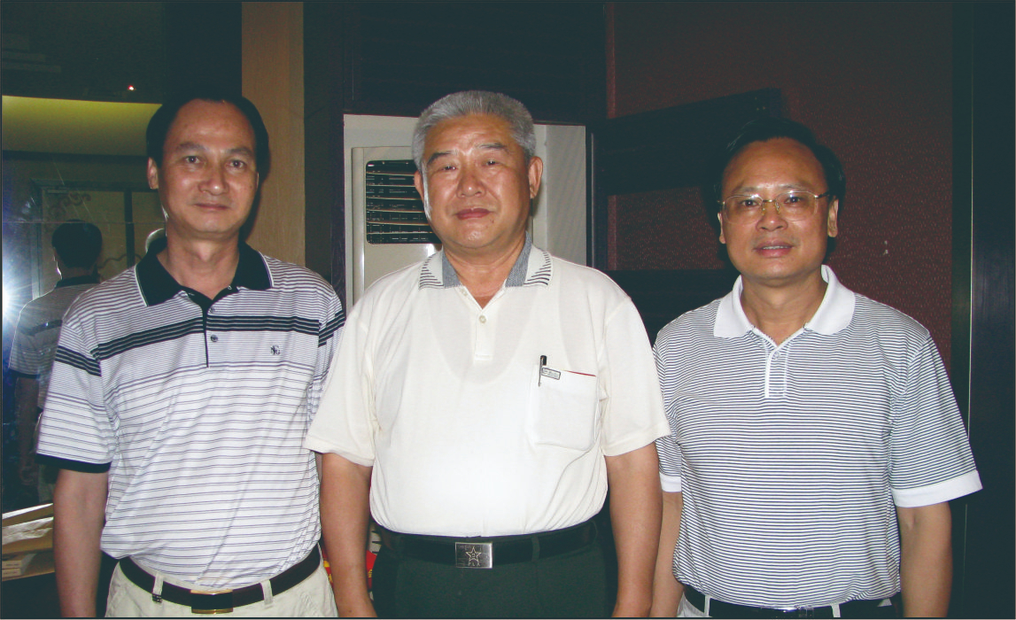 廣西區(qū)發(fā)改委領(lǐng)導(dǎo)陪同中國人民解放軍總參謀部政治部主任賈雪陽軍（照片中）到公司實地考察，并給予“好安節(jié)電器”高度評價